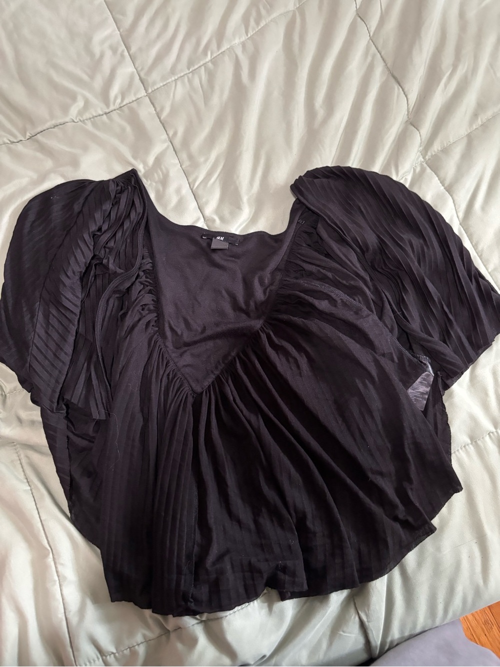 H&M Black Pleated V-Neck Short Sleeve Blouse